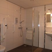 Lemmenhof rolstoeltoegankelijke badkamer