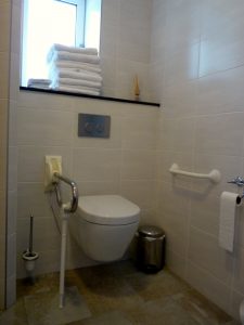 Bos-Inn, badkamer-douche