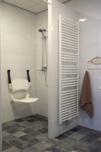 Het Vijfde Seizoen, Winterkamer douche