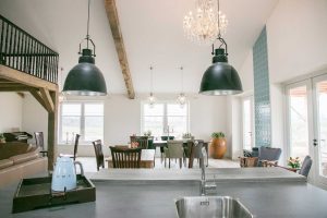ln ons straatje, woonkamer en keuken