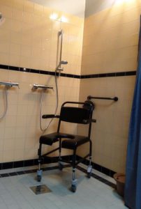 Boerderij Honswijck, douchestoel werkplaats