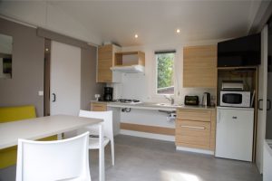 Het Wieskamp, Landleven chalet keuken onderrijdbaar