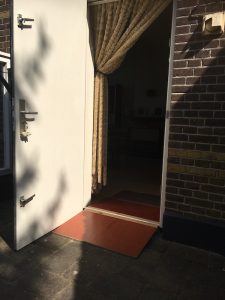 De Elsenhoeve, keukendeur met plank